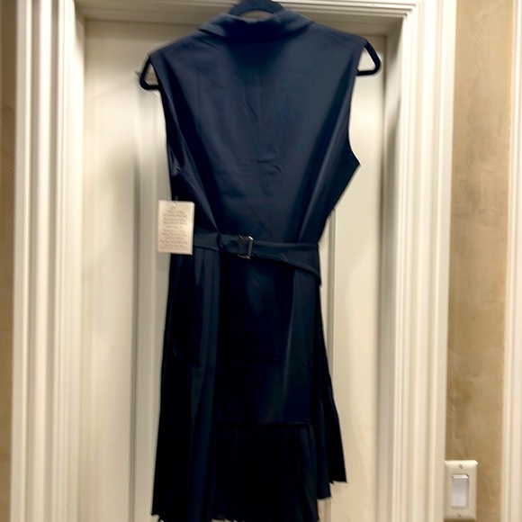 NWT-Jovonna London Roberta Navy sleeveless with pleated detail dress - Picture 3 of 6